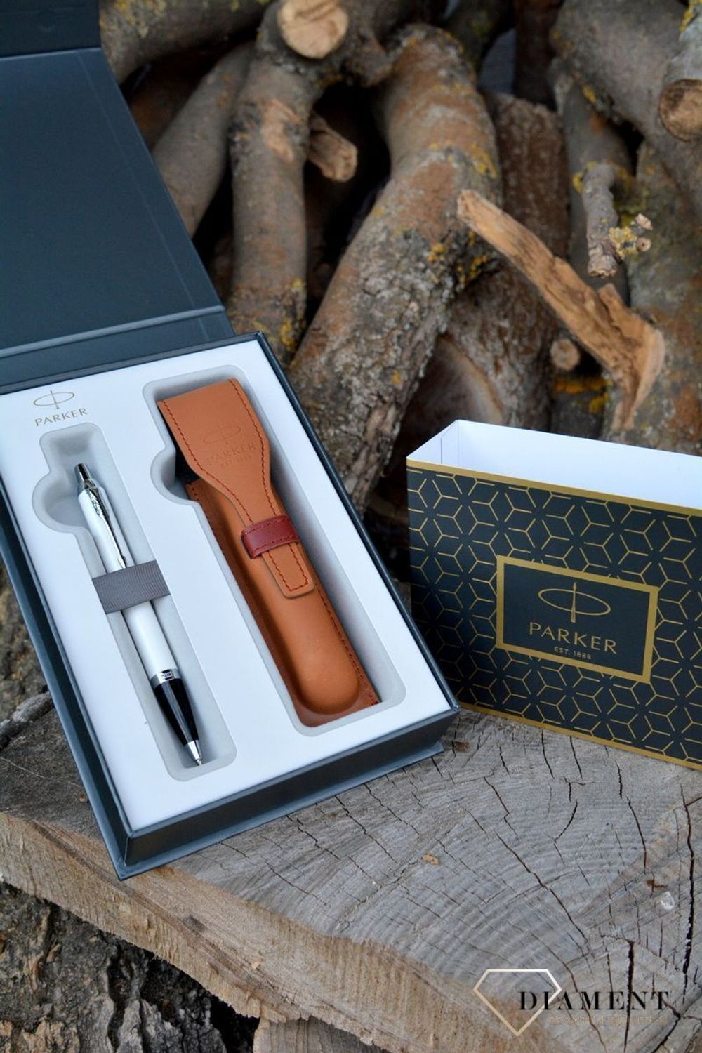 Zestaw Prezentowy Parker Długopis biały i etui skórzane brązowe 1931675. Prezent na Komunię z grawerem. Prezent dla dziecka na komunię (3).JPG